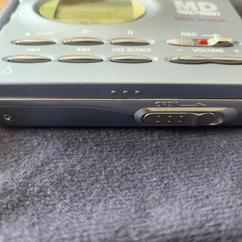 Sony MZ-R91 MD Walkman Official