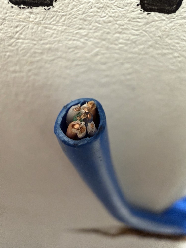 CommScope SYSTIMAX CAT5e CMP Plenum Ethernet Cable 880FT Blue Open