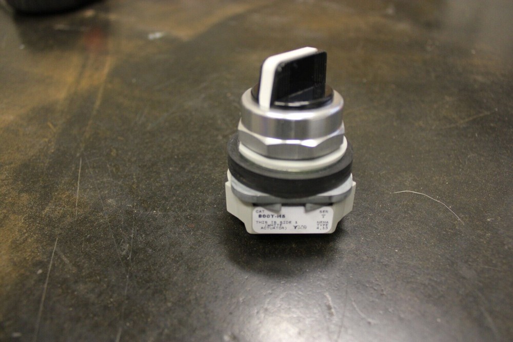 Allen Bradley Selector Switch #800T-H5