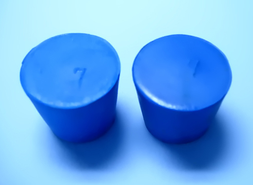SIZE 7 BLUE RUBBER STOPPERS  (COUNT 2)