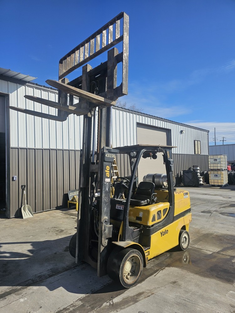 2017 Yale Glc120vx 12,000lb TWO STAGE