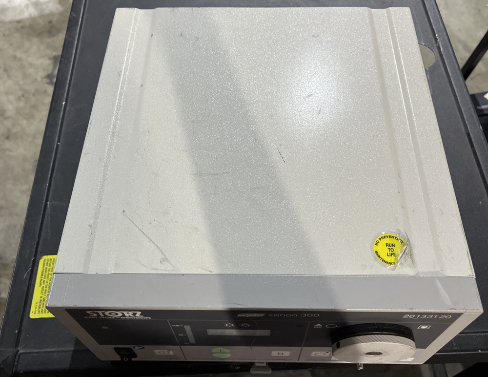 KARL STORZ 300 WATT SCB XENON LIGHT SOURCE