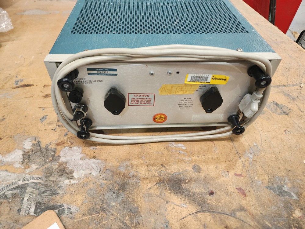 Tektronix TM504 Mainframe Unit B