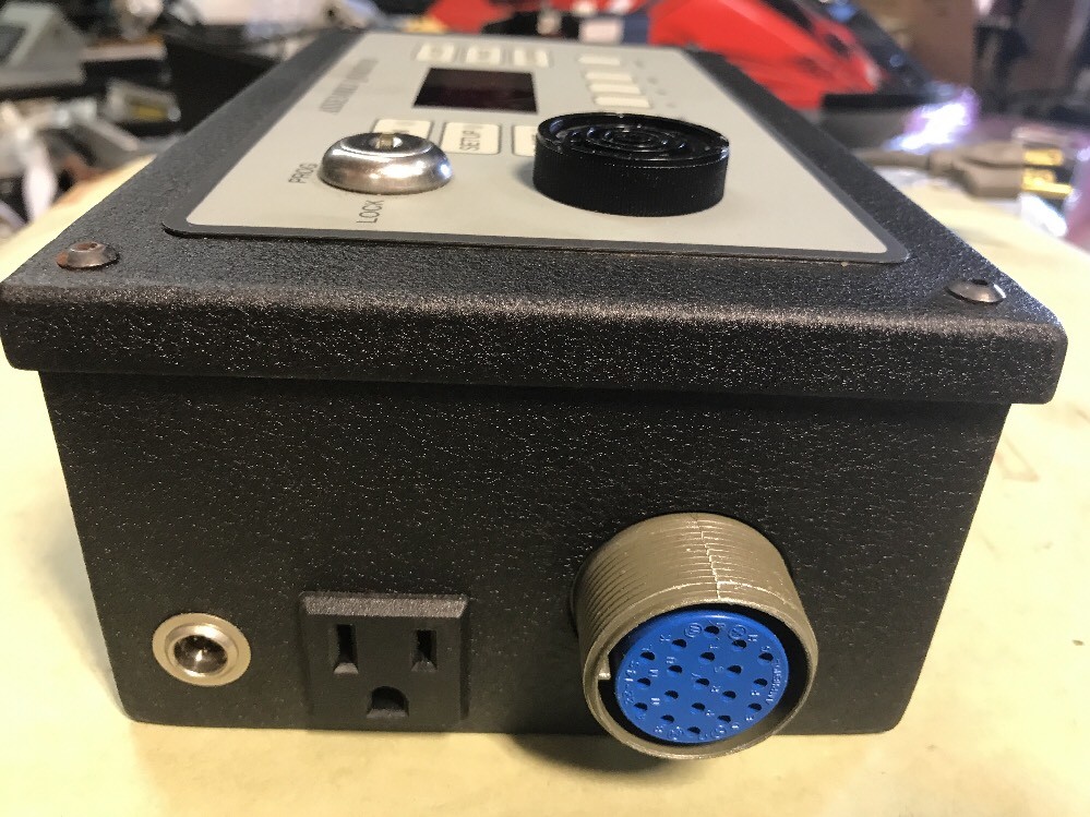 Atlas Copco Assembly Qualifer Controller AQ100-0E3 P-176 CLEAN OPERATING UNIT