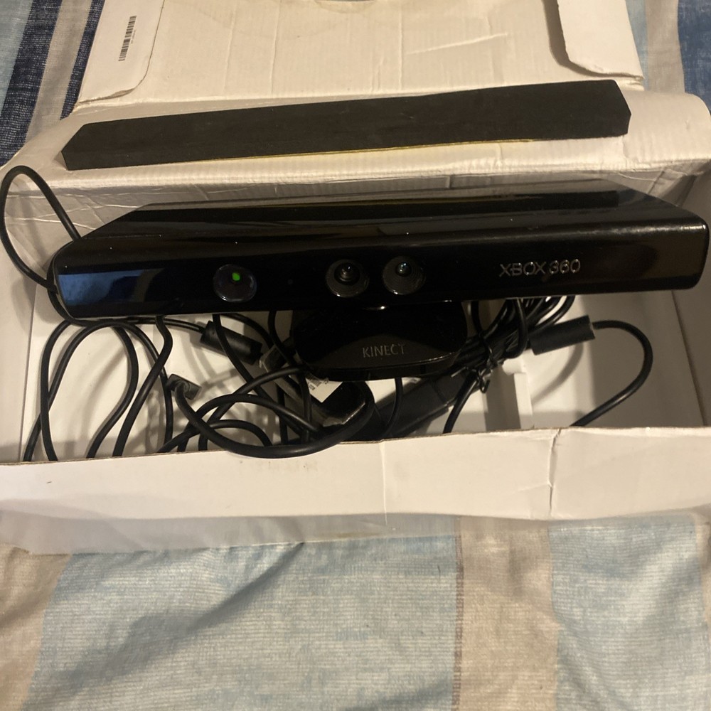 Xbox 360 Kinect Sensor Camera Bundle with Kinect Adventures Opened Box untest