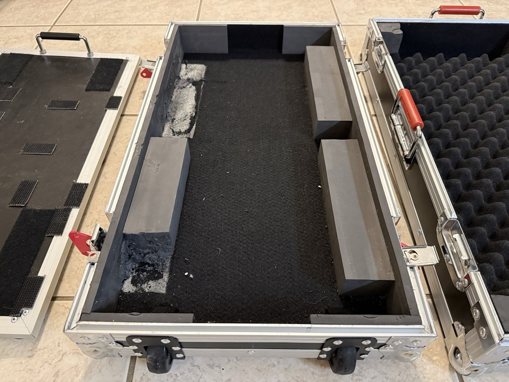 Gator GTOUR Flight Case for DJ Controller