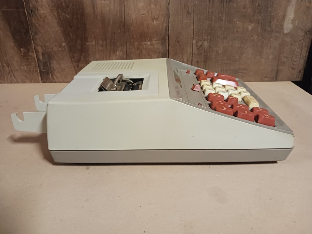 Victor Comptometer Corporation Medalist 306 4-function Printing Calculator