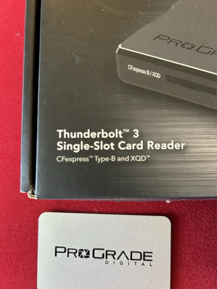 Pro Grade Thunderbolt 3 Memory Card Reader