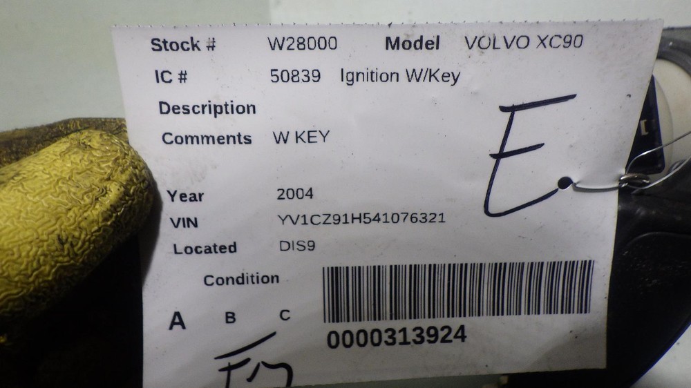 04 VOLVO XC90 Ignition W/Key