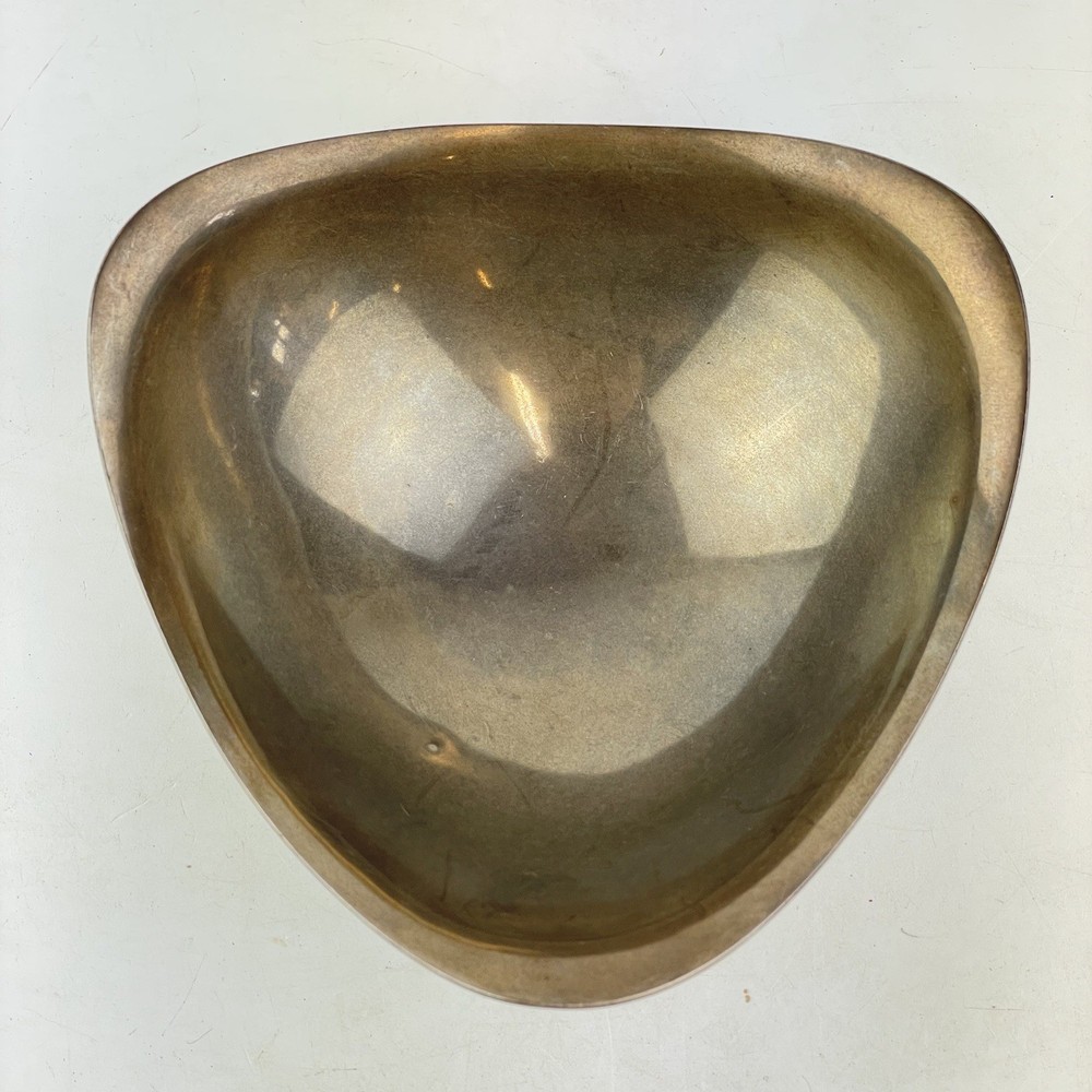 Modernist Geoffrey Guy Bellamy 1956 Solid Silver Rounded Triangular Bowl 12.8cm