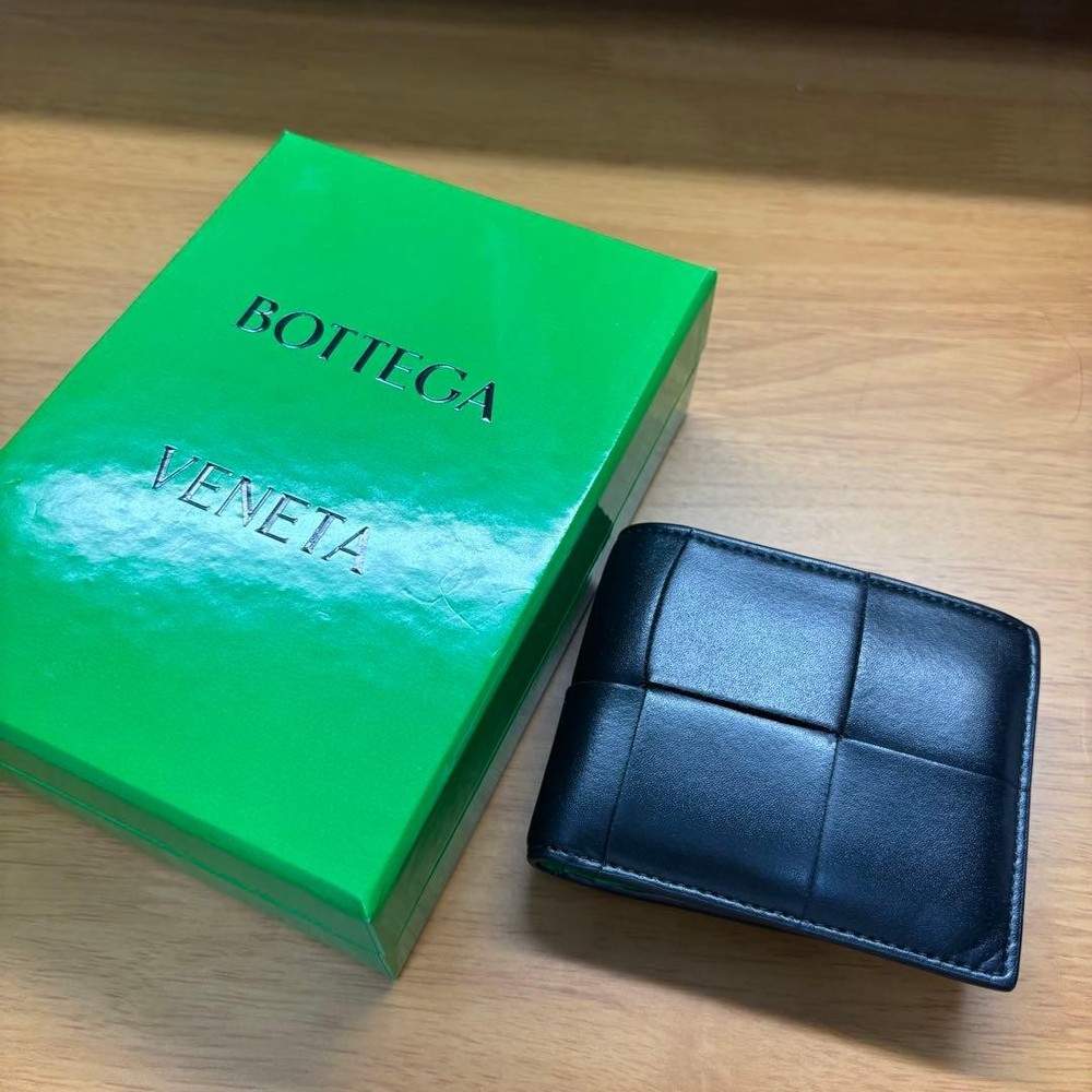 BOTTEGA VENETA Bi-Fold Wallet Black