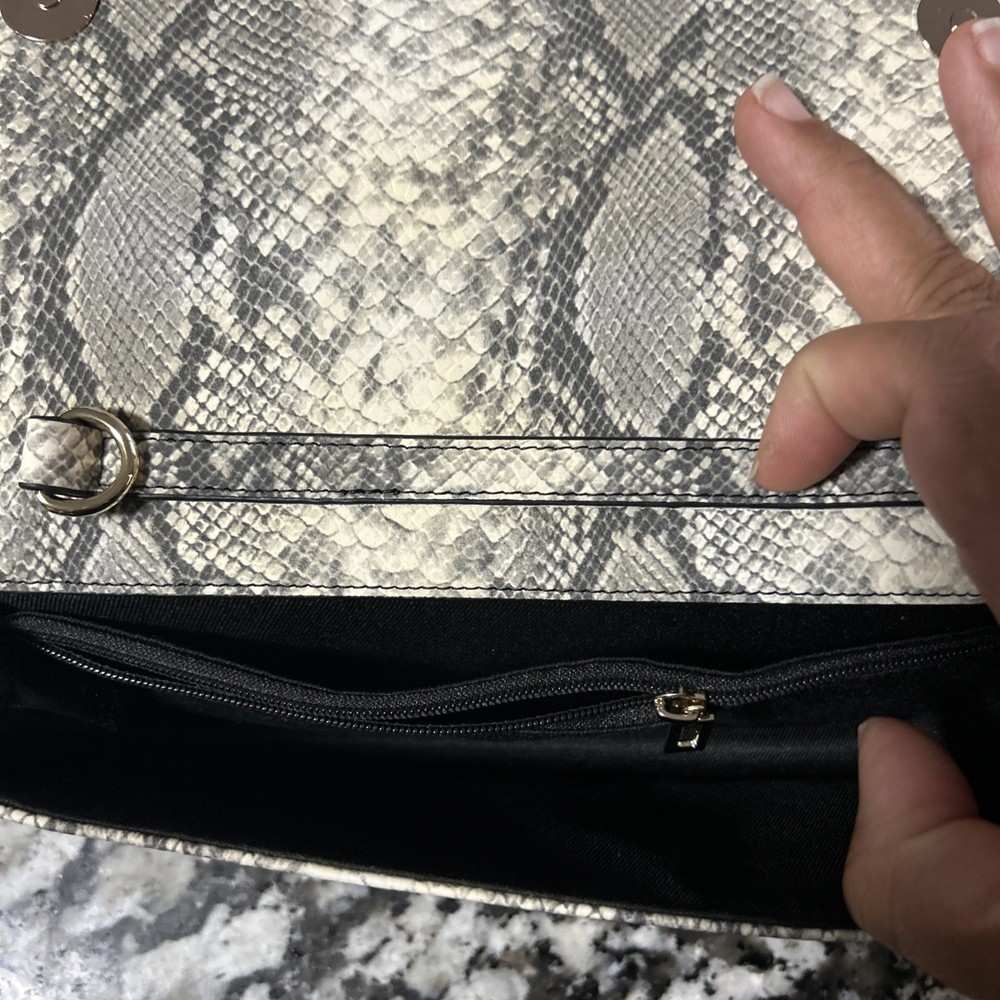 GBC Cute Snakeskin Pattern