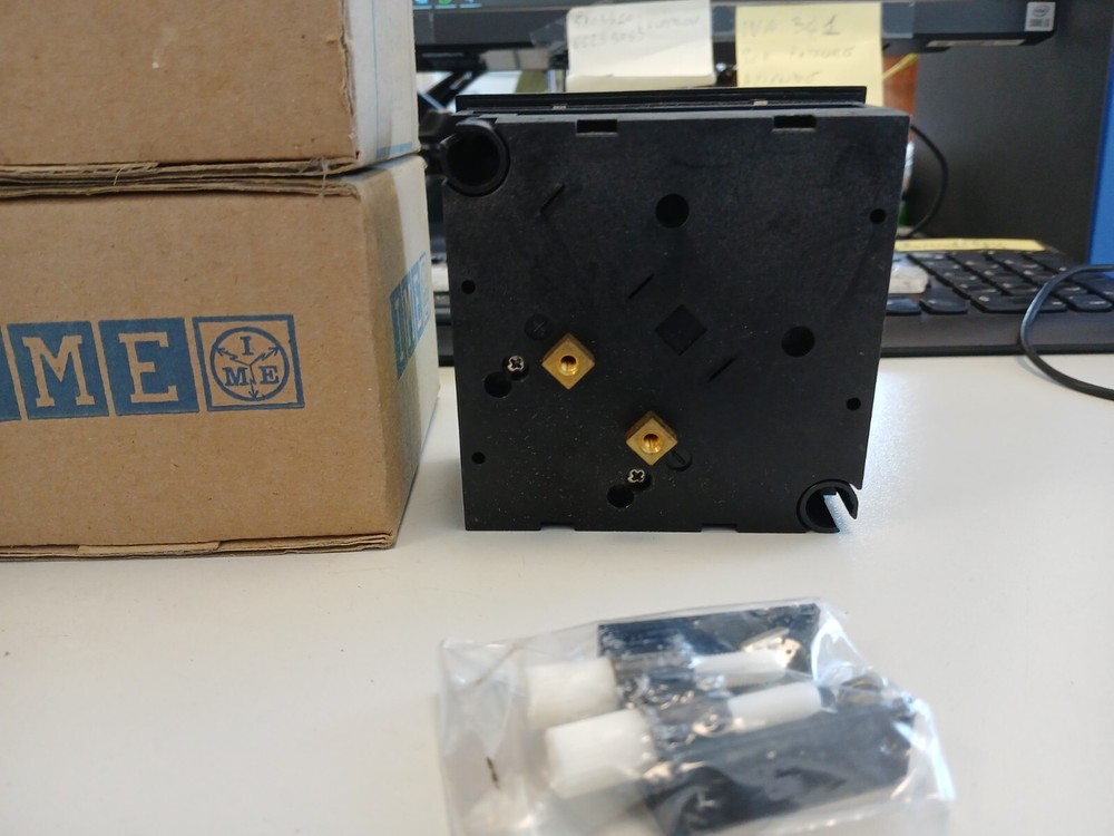 IME RQ96E VOLTMETER CA 96X96 DIR 300V