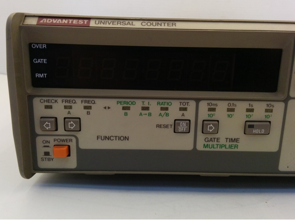 ADVANTEST TR5821 UNIVERSAL COUNTER, MAX 100Vrms, 1M OHMS 30pF