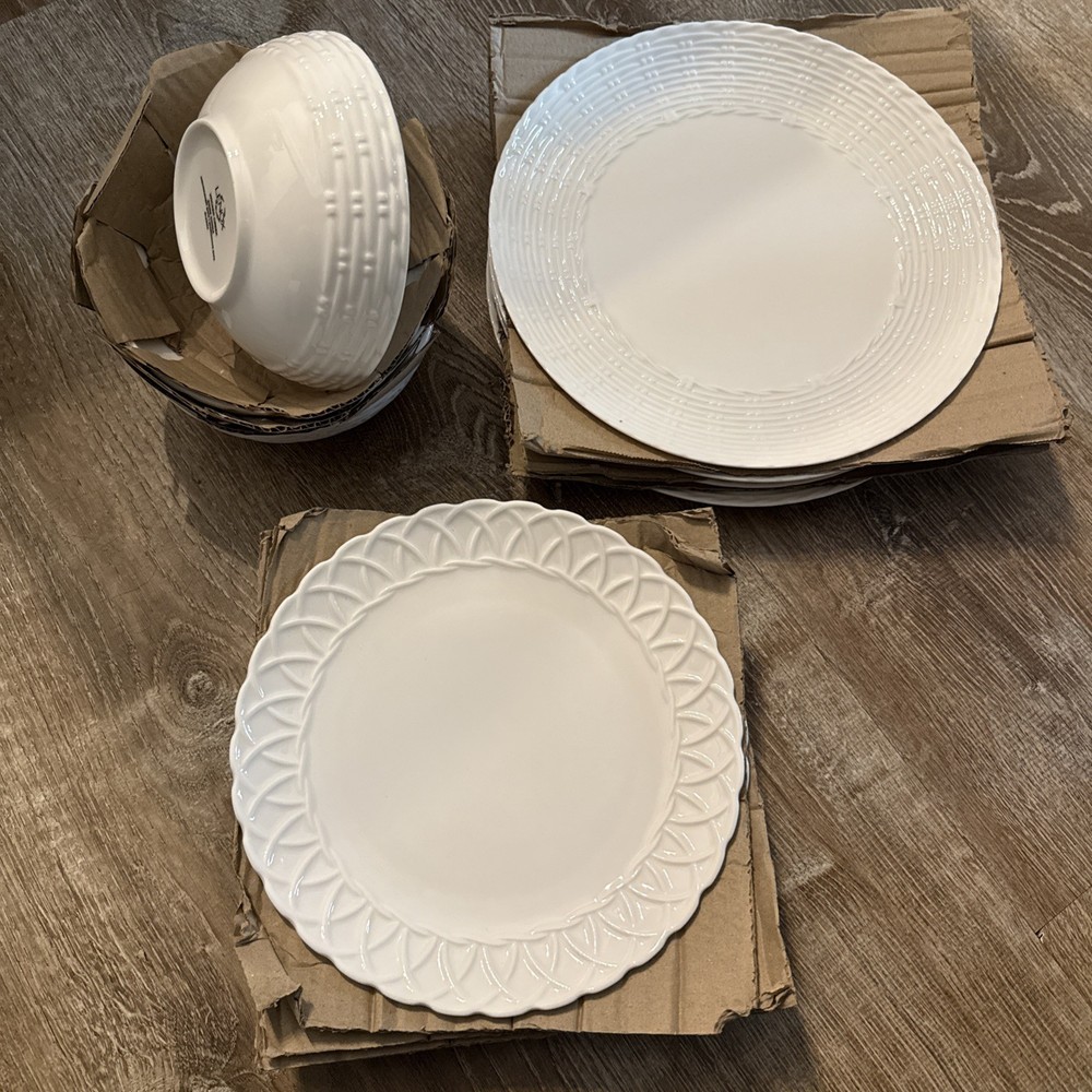 Lenox Bone China WICKER CREEK WHITE 12 Piece Dinnerware Set -
