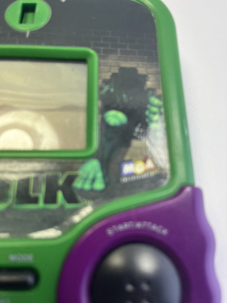 HULK Marvel MGA Entertainment Handheld Electronic Game 2003-Tested
