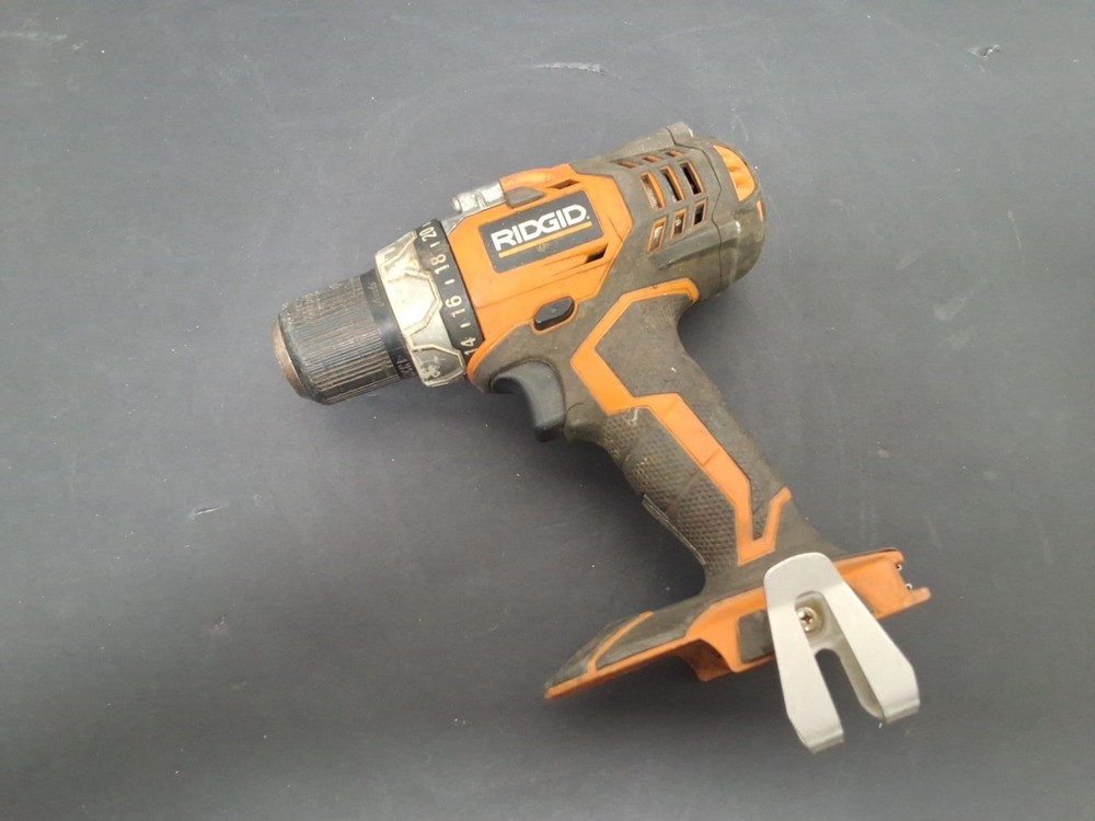Ridgid R86008 1/2" VS Drill/Driver