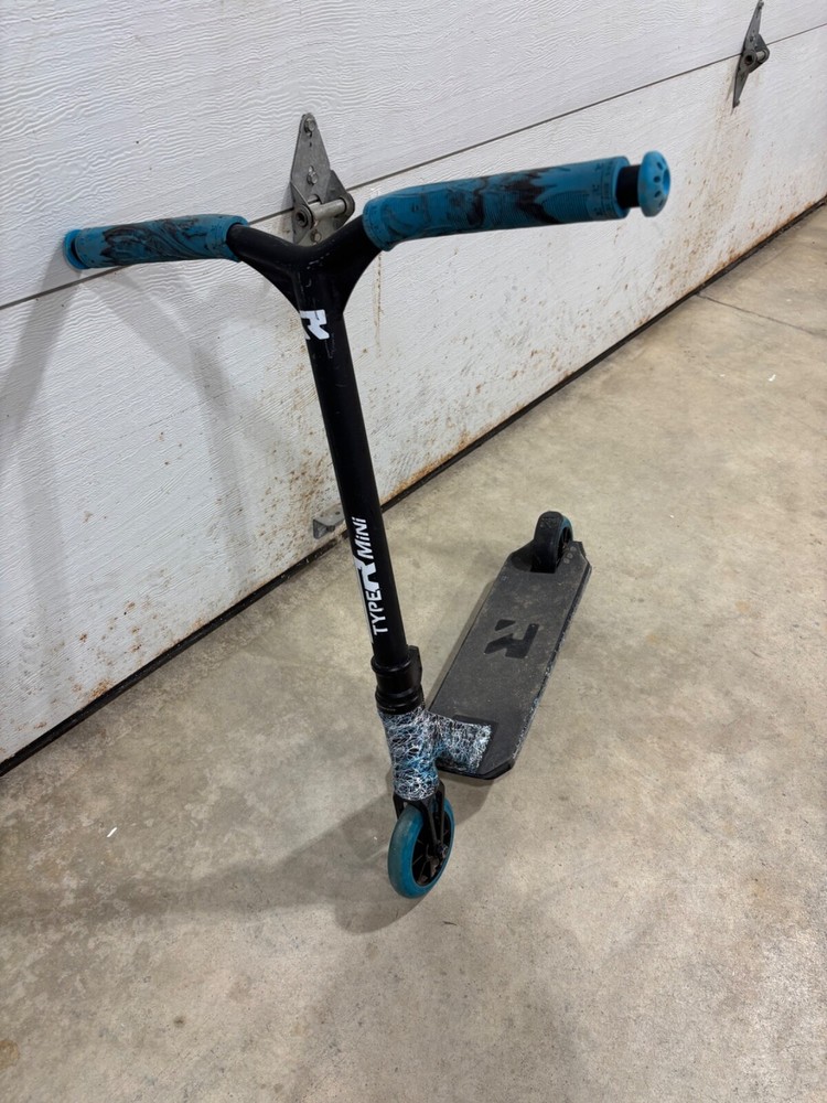 Root Industries Type-R Mini Complete Scooter - Pink Splatter