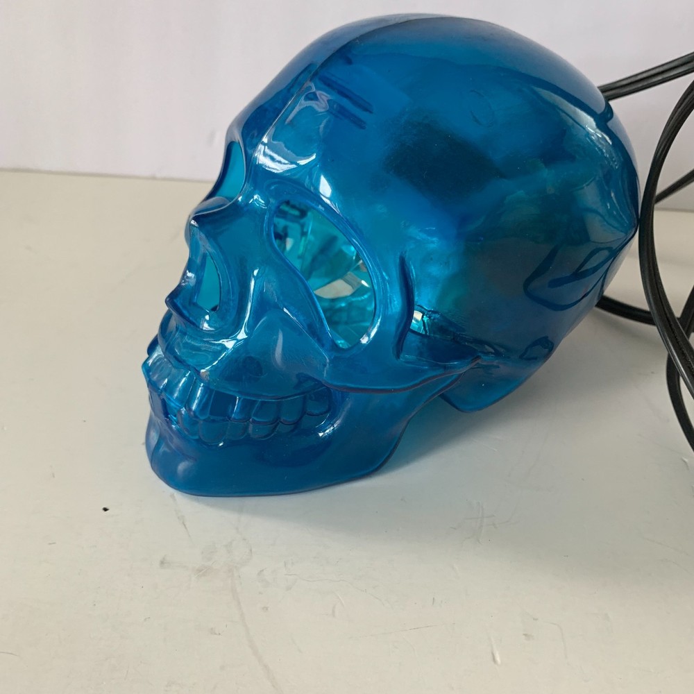 Unique! Strobe Light Skull! Blue Translucent! With Adjustable Strobe! 110 Volt z