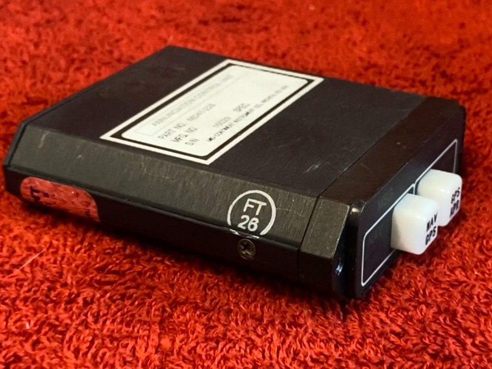MID-CONTINENT INSTRUMENTS MD41-228 GPS ANNUNCIATION CONTROL UNIT