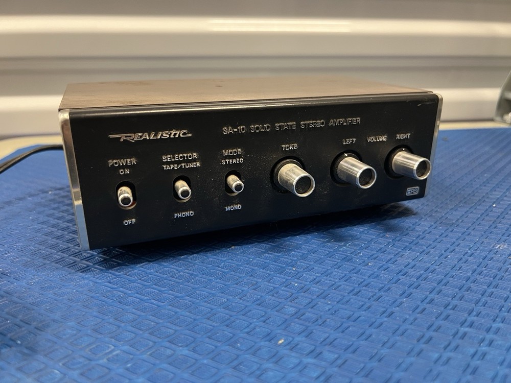 Realistic SA-10 Solid State Stereo Amplifier. Model # 31-1982B. Used UNTESTED