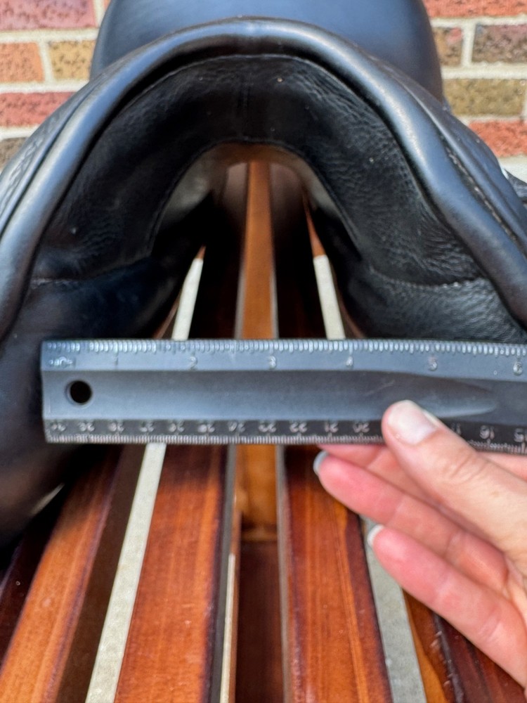 Custom Icon Flight Dressage Saddle - 17.5