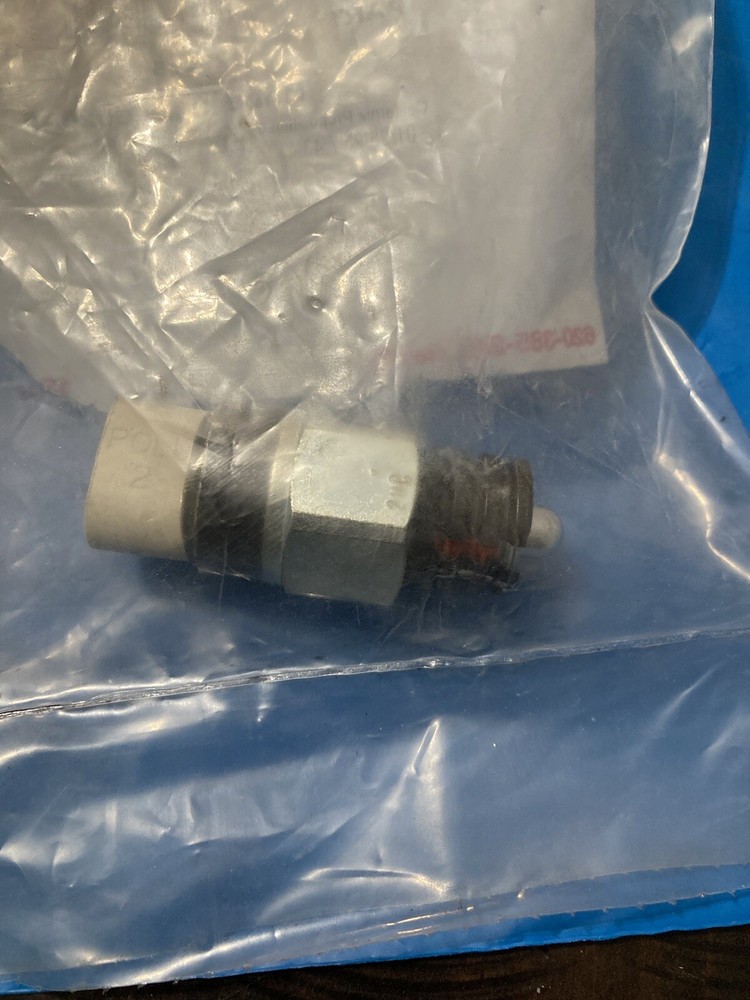 GENUINE SPICER DIFFERENTIAL AIR SYSTEM SWITCH 129035 NEW OEM