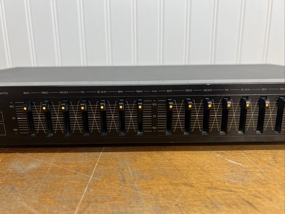 Pioneer Graphic Equalizer Model GR-470 Powers On