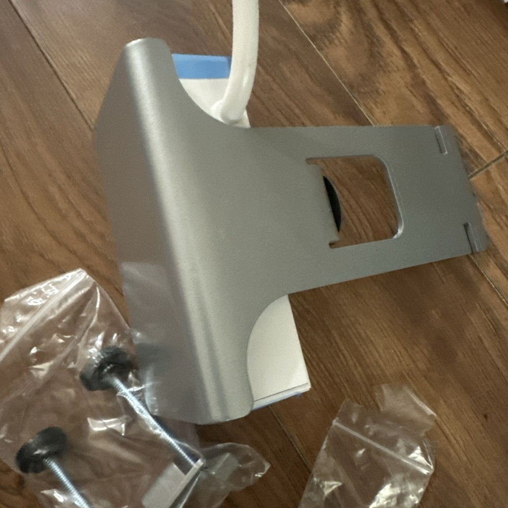 Dekko Ashley 210 Surface Power Module w/USB Clamp, 5-15P, 6