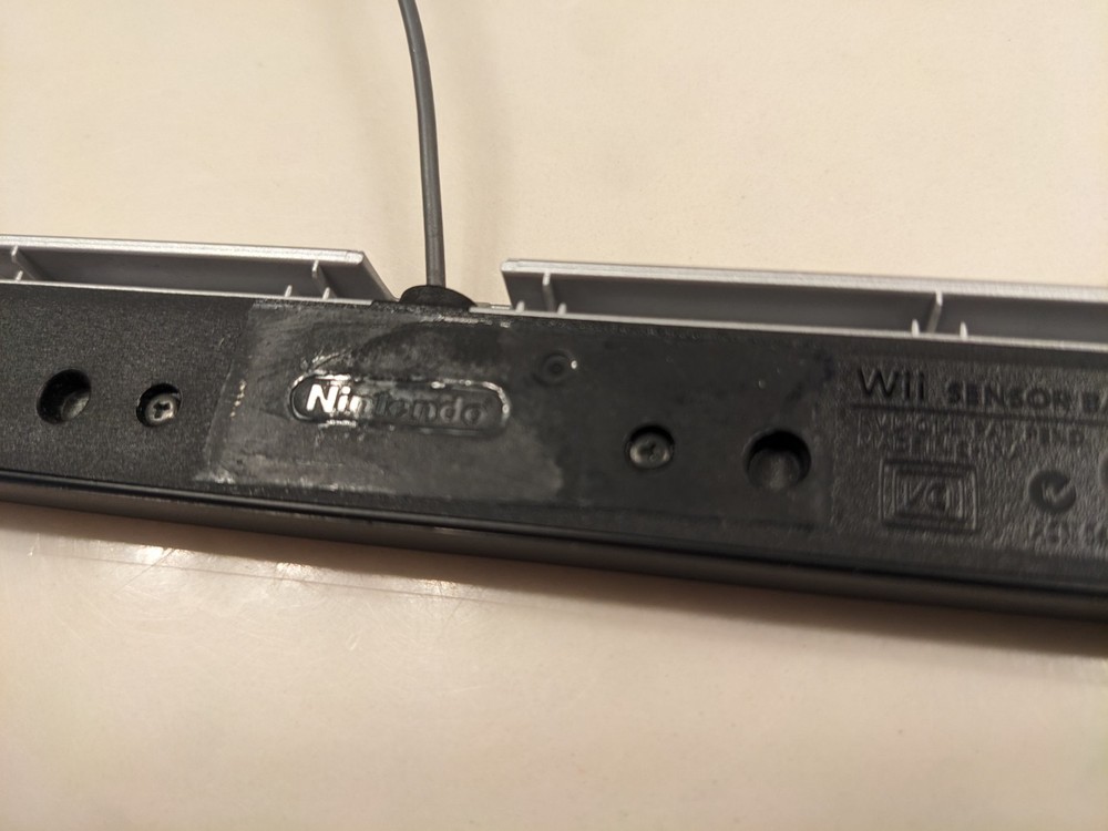 Nintendo RVL014 Original Wii Sensor Bar - Silver - UNTESTED