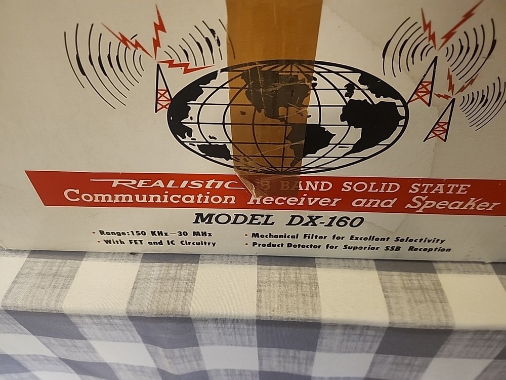 Realistic 5 Band Solid State Communications DX-160 Receiver with SP-150 Speaker