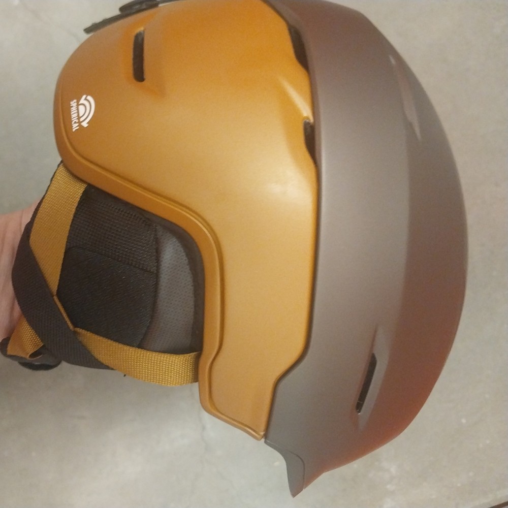 Giro Tor Spherical MIPS Helmet Size Small Nice