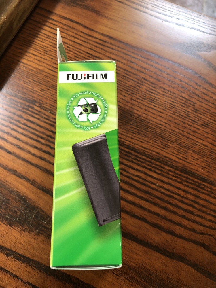 FujiFilm Quick Snap Flash Camera - Exp 2013-02 - Sealed Package