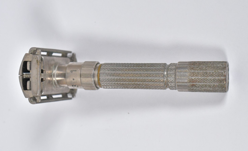 1959 Gillette E1 Fat Boy Adjustable 1-9 Safety Razor
