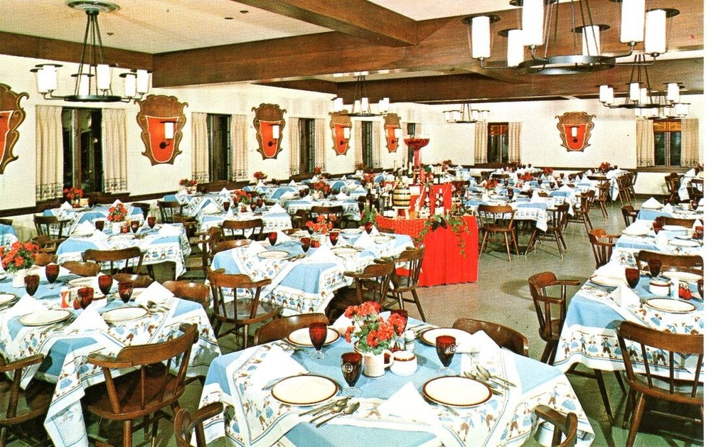 FRANKENMUTH BAVARIAN INN, FRANKENMUTH, MI - PC2432