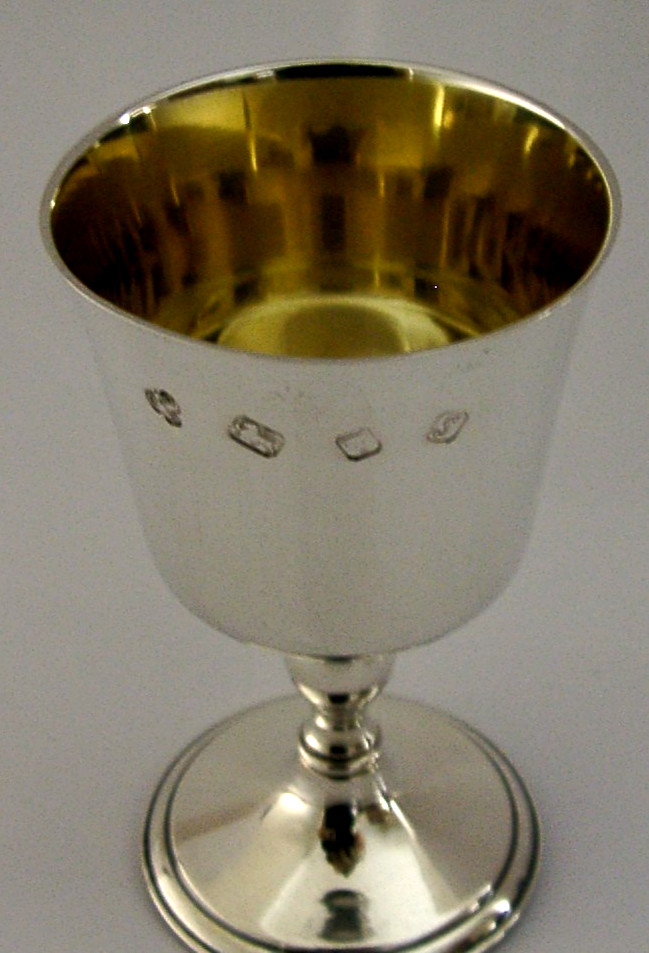 88g SUPERB MINT LITTLE SOLID STERLING SILVER GOBLET CHALICE CUP 1973 BARWARE