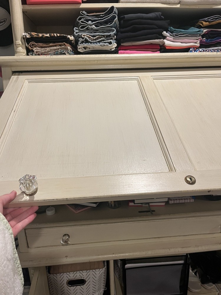 armoire wardrobe