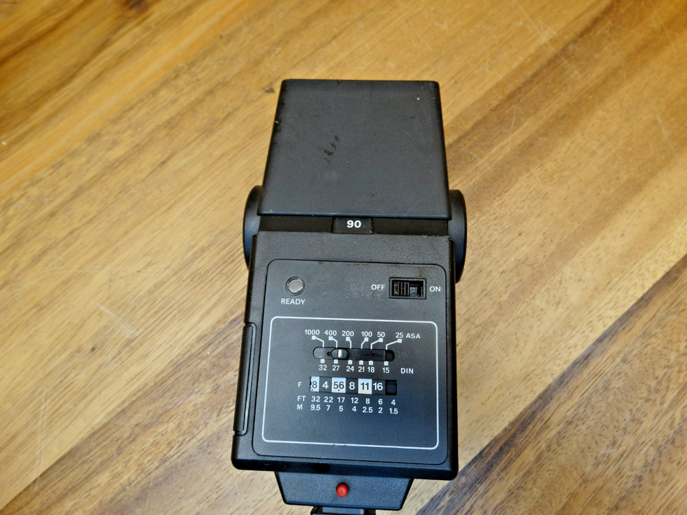 Weston: W-18 Electronic Bounce Flash