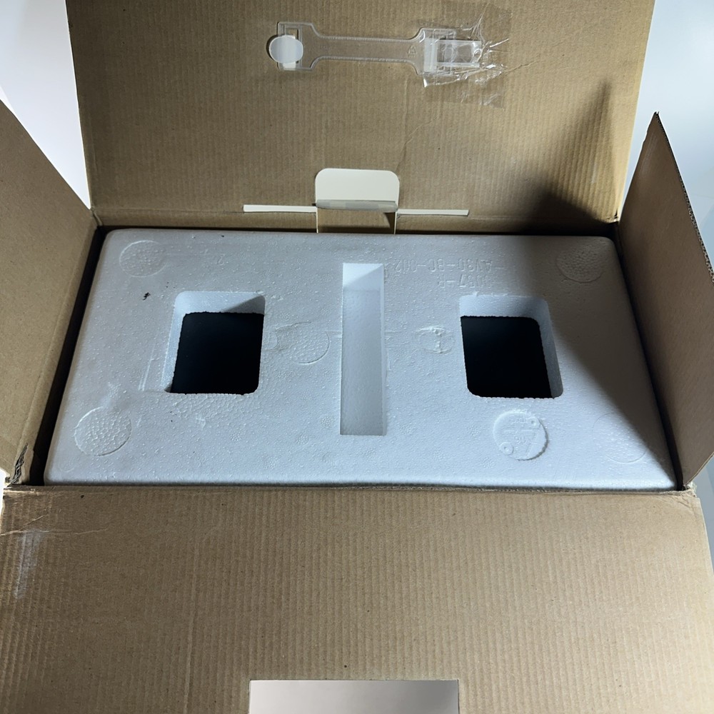 M-Audio Studiophile AV30 Powered Speakers Studio Monitors Black Tested W/ Box