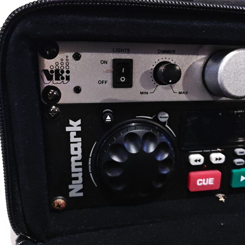 Numark CDN-25 Pro CD Player + Visual Effects V-99S in Gator Case Bundle