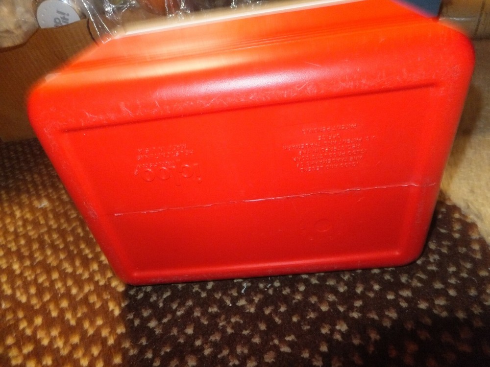 Igloo Legend Six Packer Cooler Red White NICE