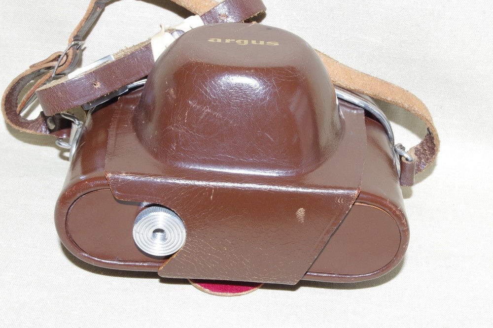 Mint Fully Functional Argus V-100 Camera, Leather Case, 30 Day Return