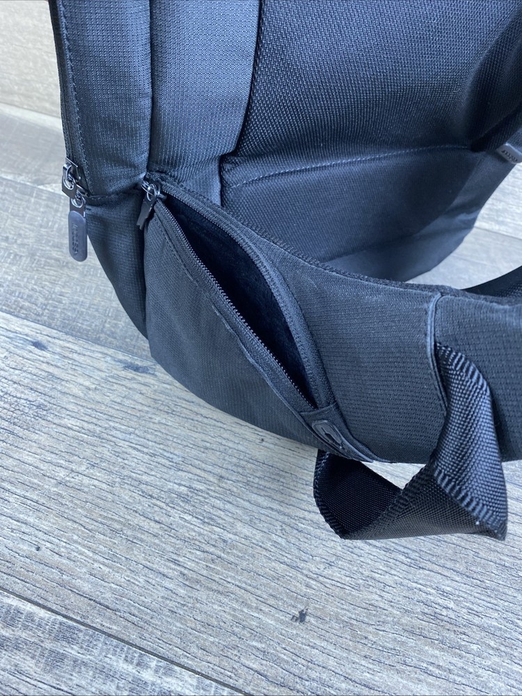 Black Incase ICON Backpack Slim