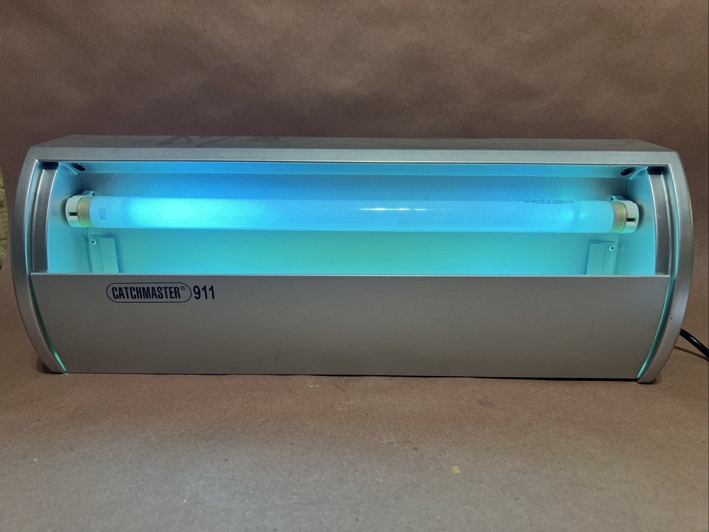 Catchmaster 911 Insect light Trap Used