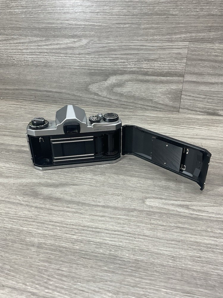 Asahi Pentax camera And Lens UNTESTED