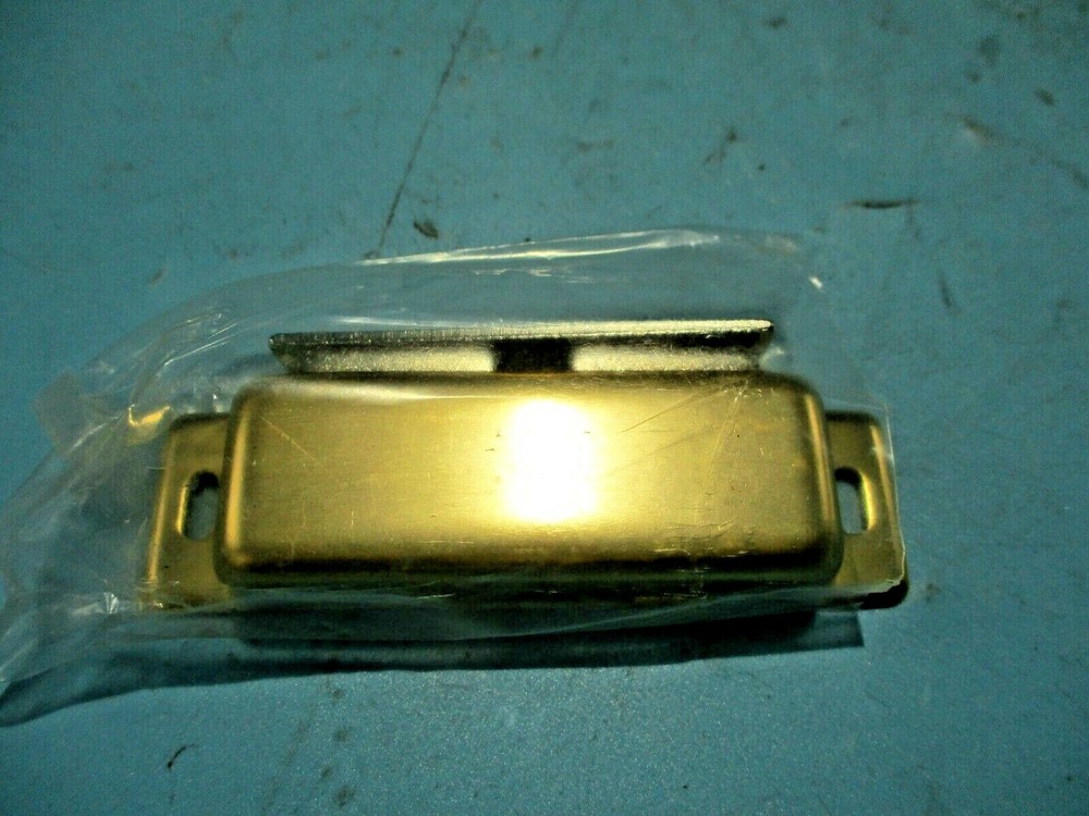 NEW MISUMI MGCE2 MAGNET CATCH