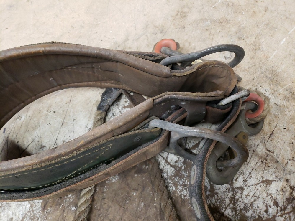 KLEIN TOOLS INC. Lineman's Pole Climbing Leather Belt - Size large