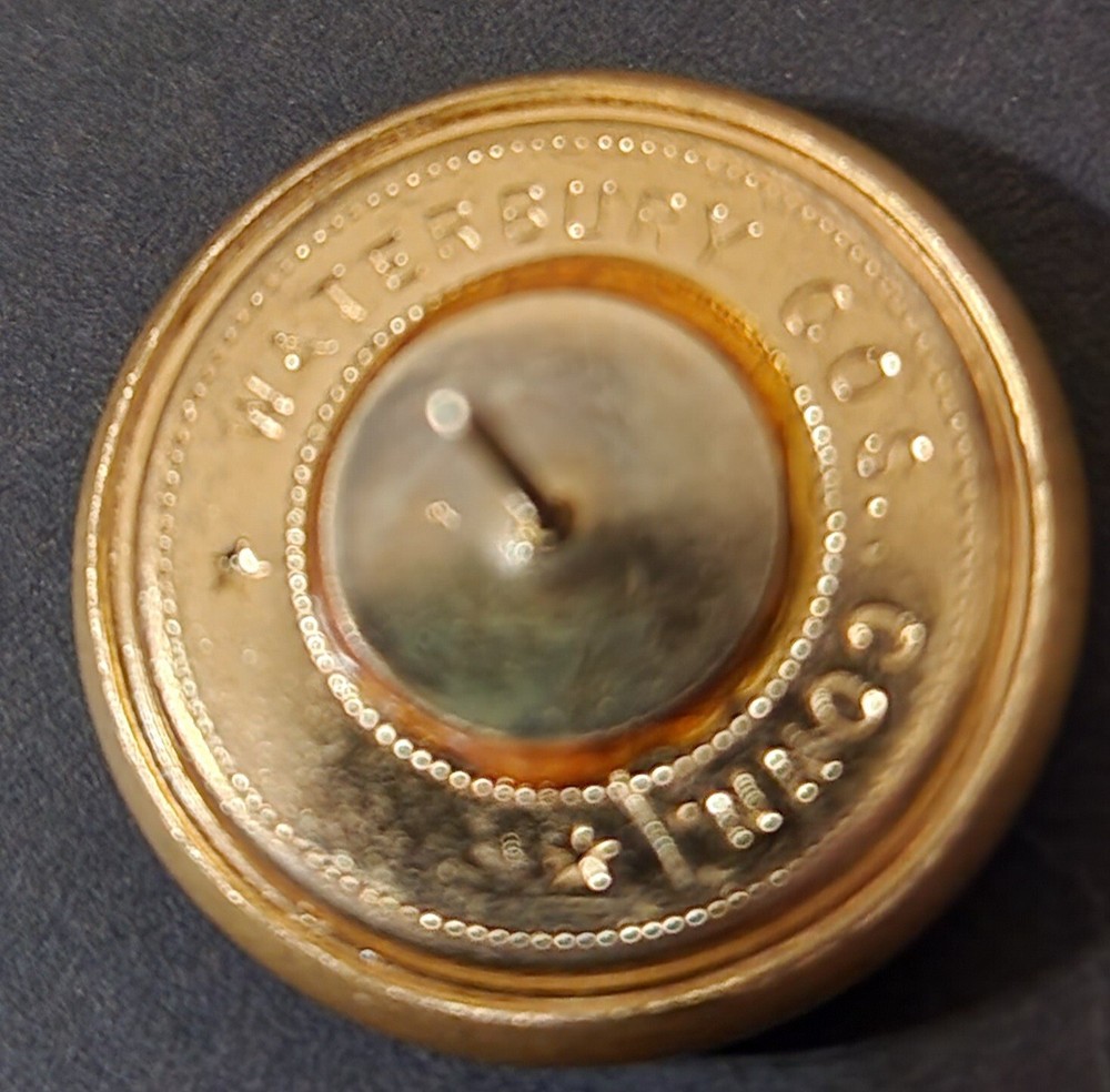 Pin Button Delta Airlines Waterbury Uniform