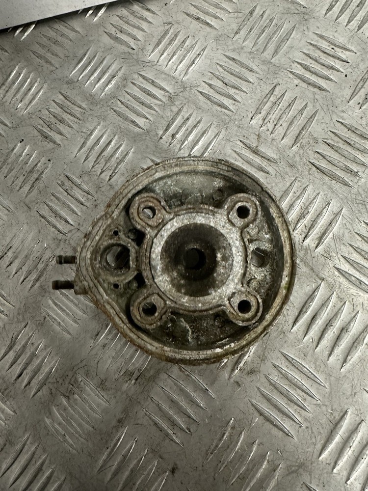 AM6 DT50 etc… ENGINE CYLINDER HEAD COVER OEM