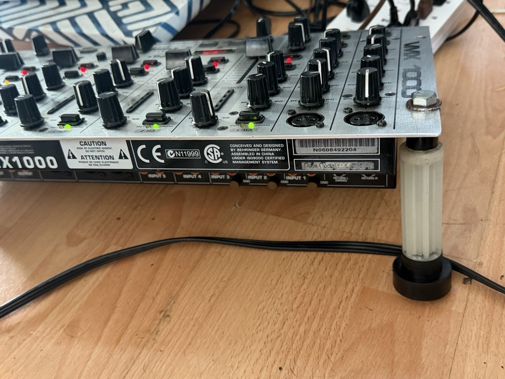 Behringer VMX 1000 Pro DJ Mixer
